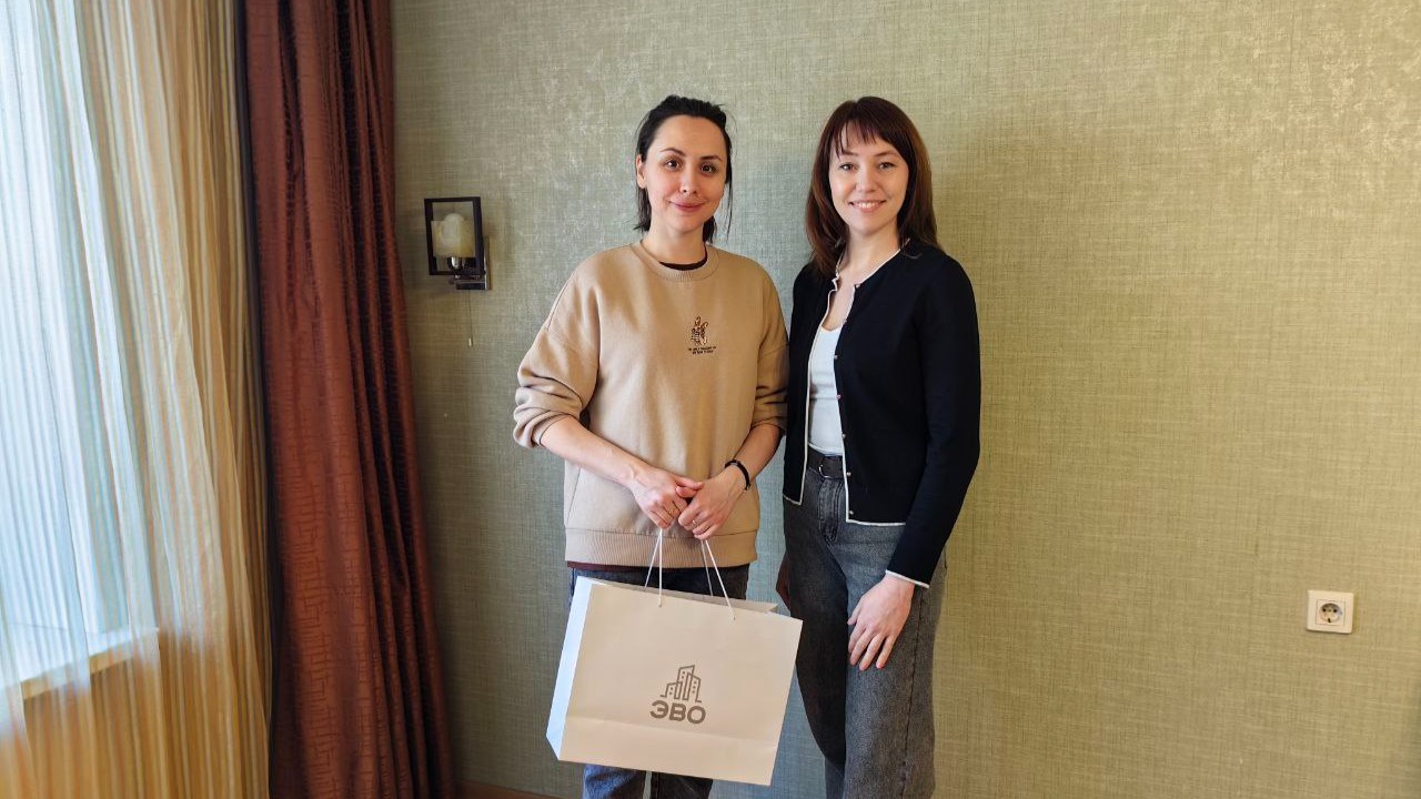 фотография двухкомнатной квартиры на пятом этаже, интерьер, вид из окна