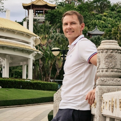 Андрей Степанов