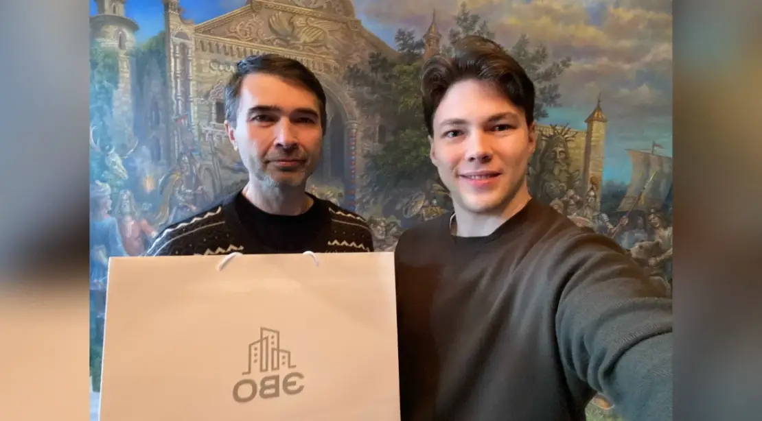 Нестандартная сделка с комнатами в коммунальной квартире в Санкт-Петербурге: покупка комнаты для расширения мастерской художника.