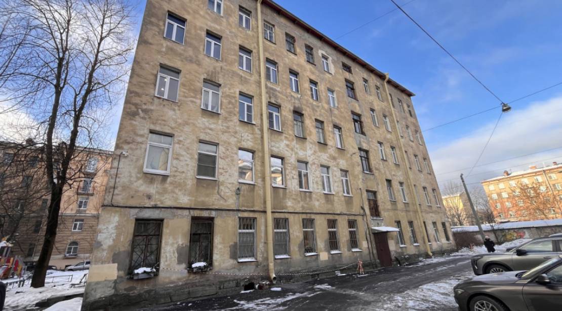 Трехкомнатная квартира в старом фонде у метро Лесная, Санкт-Петербург, после юридической подготовки к сделке