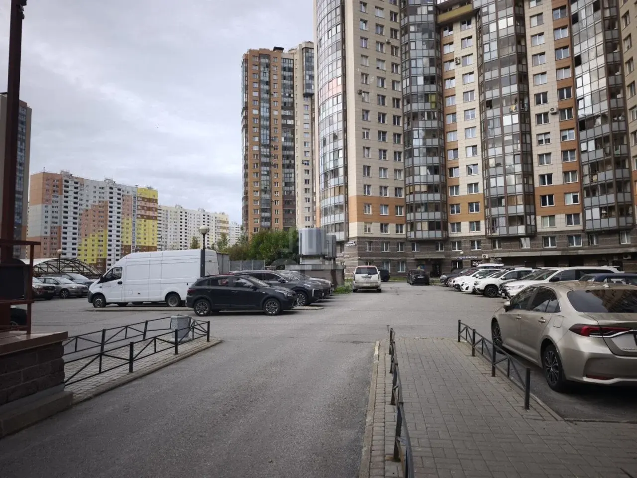 однокомнатная квартира в Санкт-Петербурге по адресу: Королёва проспект, 63, к 1