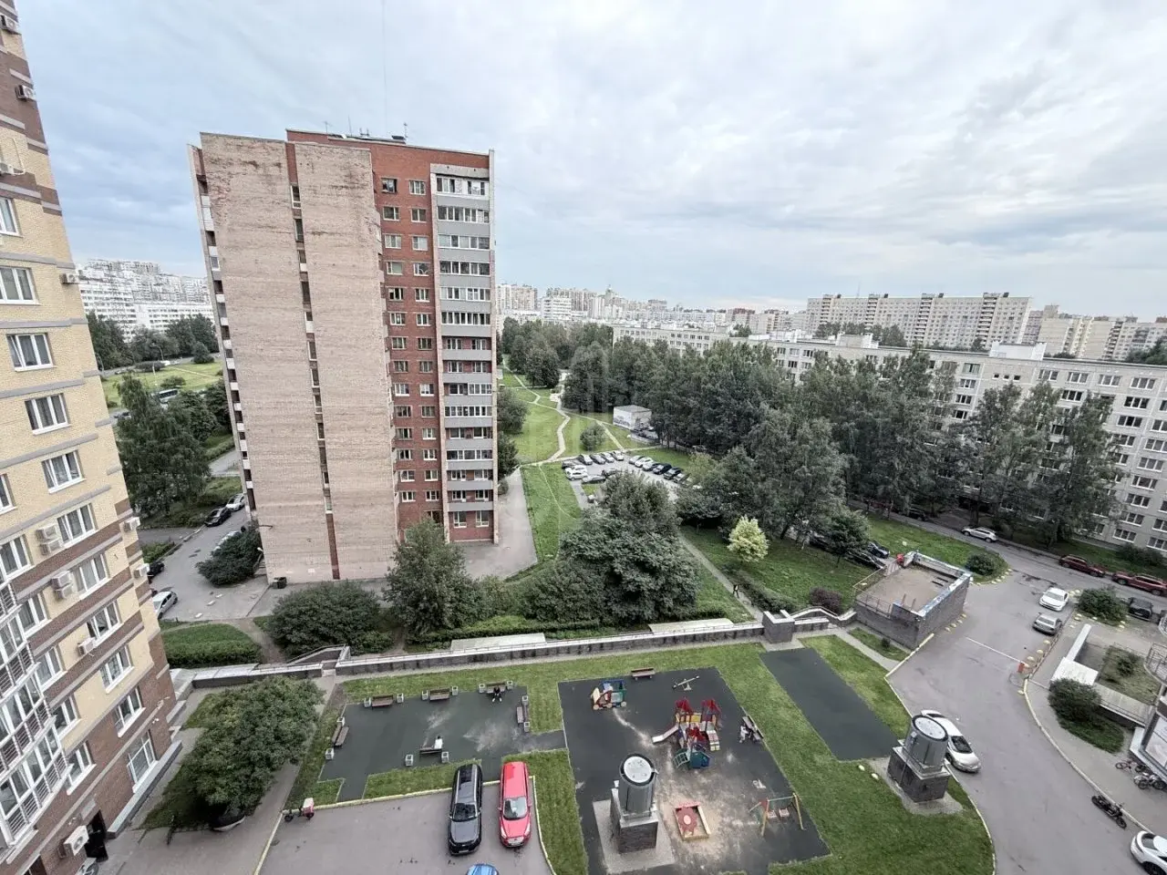однокомнатная квартира в Санкт-Петербурге по адресу: Серебристый б-р., 17