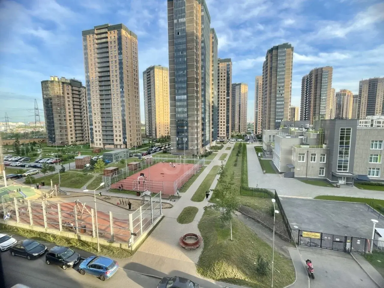трехкомнатная квартира в Санкт-Петербурге по адресу: Шишкина ул., 309, к 1, строение 1