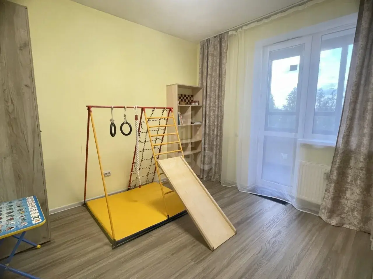 трехкомнатная квартира в Санкт-Петербурге по адресу: Шишкина ул., 309, к 1, строение 1