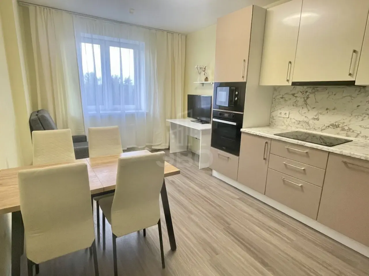 трехкомнатная квартира в Санкт-Петербурге по адресу: Шишкина ул., 309, к 1, строение 1