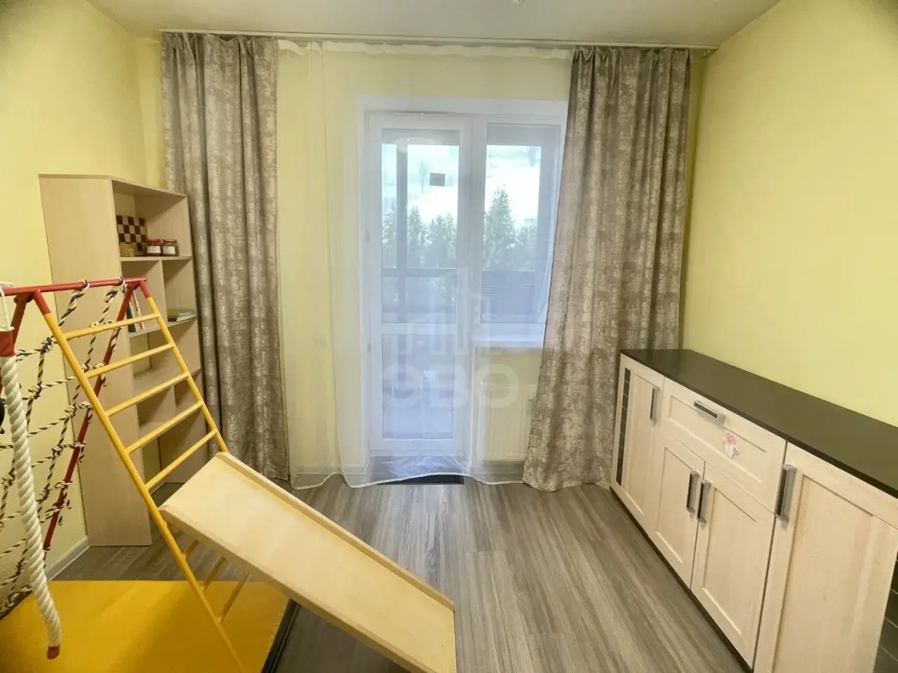 трехкомнатная квартира в Санкт-Петербурге по адресу: Шишкина ул., 309, к 1, строение 1