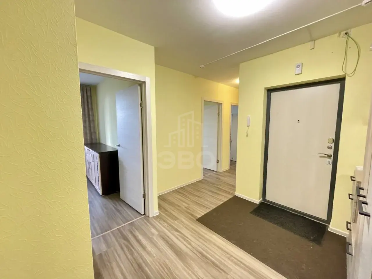 трехкомнатная квартира в Санкт-Петербурге по адресу: Шишкина ул., 309, к 1, строение 1
