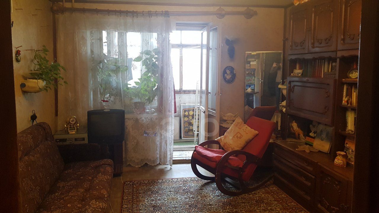 трехкомнатная квартира в Санкт-Петербурге по адресу: Ильюшина ул., 15