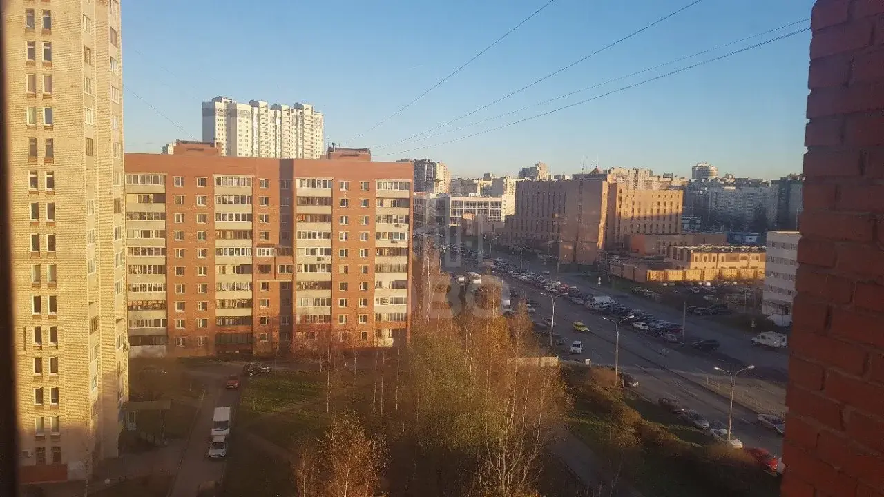трехкомнатная квартира в Санкт-Петербурге по адресу: Ильюшина ул., 15