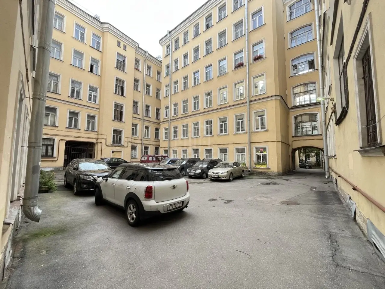 двухкомнатная квартира в Санкт-Петербурге по адресу: Обводного канала наб., 123
