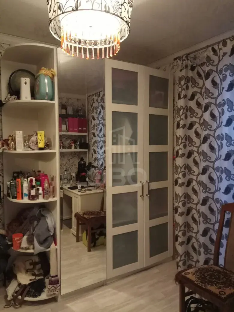 трехкомнатная квартира в Санкт-Петербурге по адресу: Школьная ул., 88, к.2