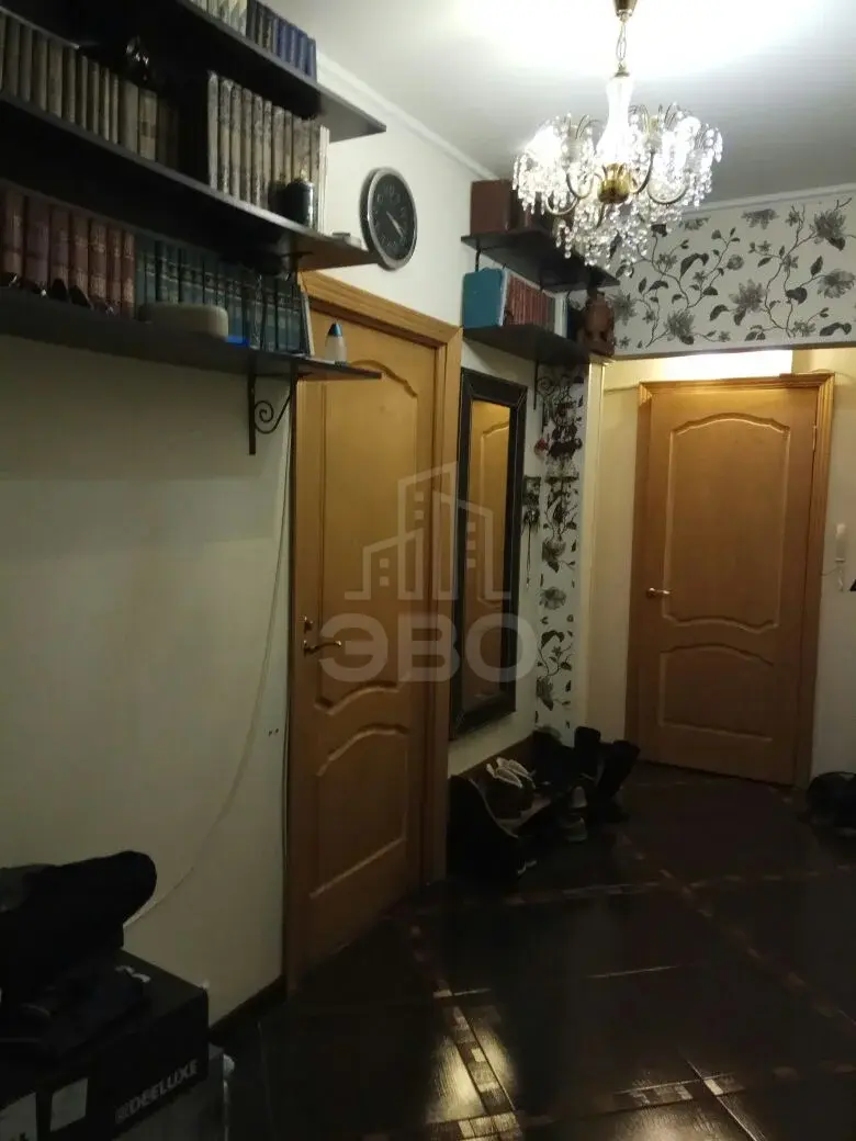трехкомнатная квартира в Санкт-Петербурге по адресу: Школьная ул., 88, к.2