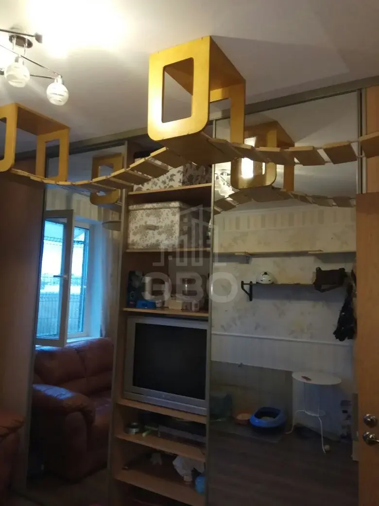 трехкомнатная квартира в Санкт-Петербурге по адресу: Школьная ул., 88, к.2