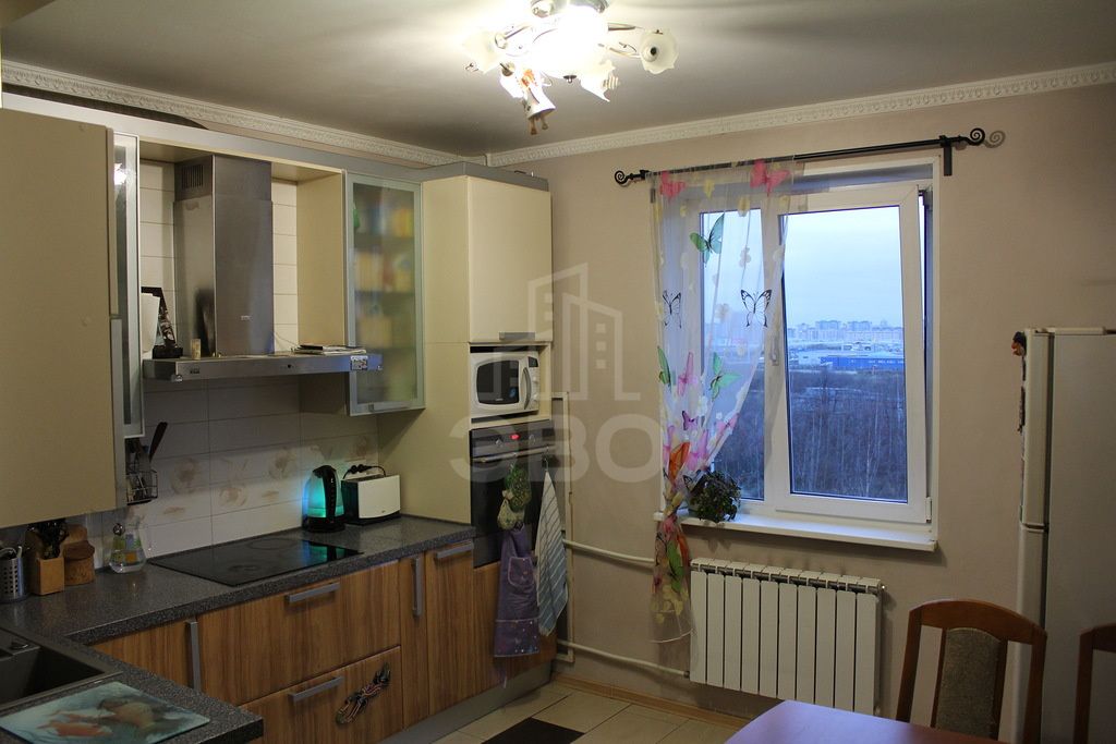 трехкомнатная квартира в Санкт-Петербурге по адресу: Школьная ул., 88, к.2