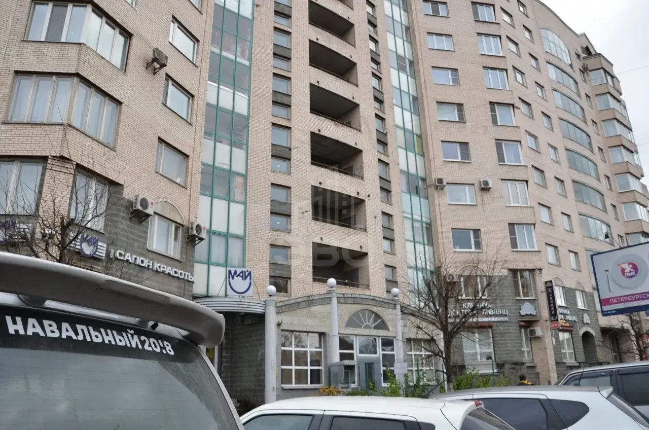 трехкомнатная квартира в Санкт-Петербурге по адресу: Торжковская ул., 13