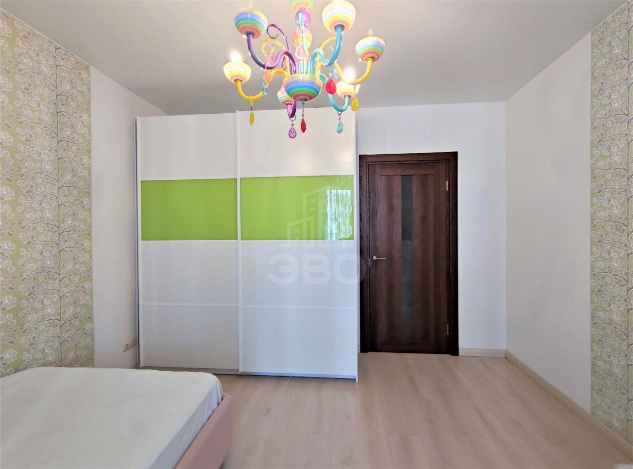 двухкомнатная квартира в Санкт-Петербурге по адресу: Кременчугская ул., 13, к 1