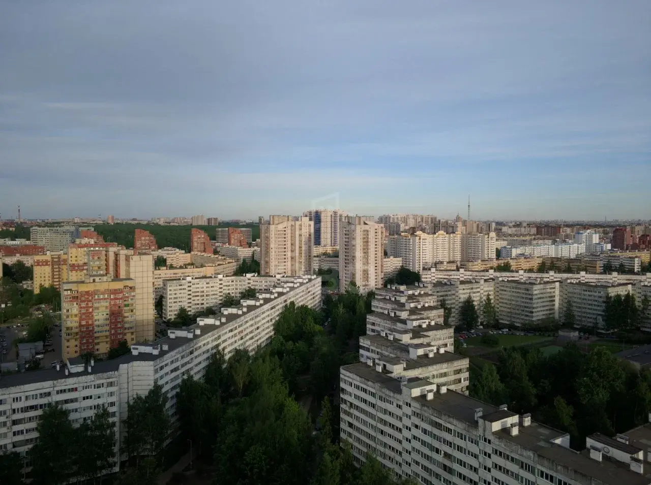 трехкомнатная квартира в Санкт-Петербурге по адресу: Сизова пр-кт., 25