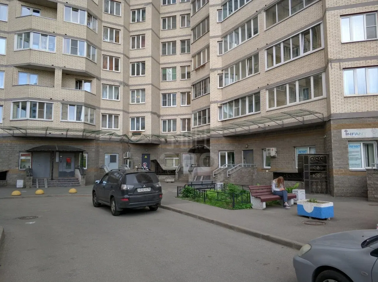 трехкомнатная квартира в Санкт-Петербурге по адресу: Сизова пр-кт., 25
