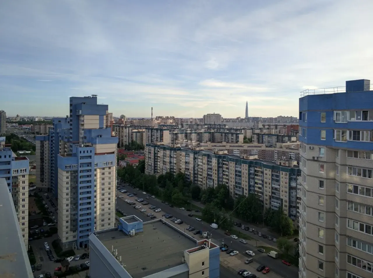 трехкомнатная квартира в Санкт-Петербурге по адресу: Сизова пр-кт., 25