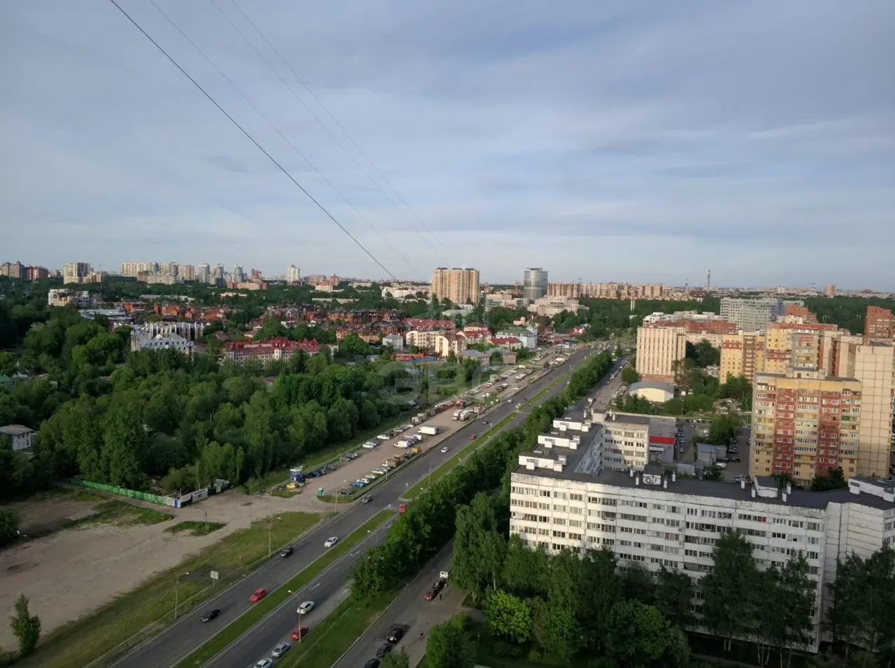 трехкомнатная квартира в Санкт-Петербурге по адресу: Сизова пр-кт., 25