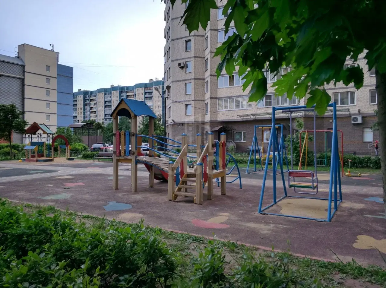 трехкомнатная квартира в Санкт-Петербурге по адресу: Сизова пр-кт., 25