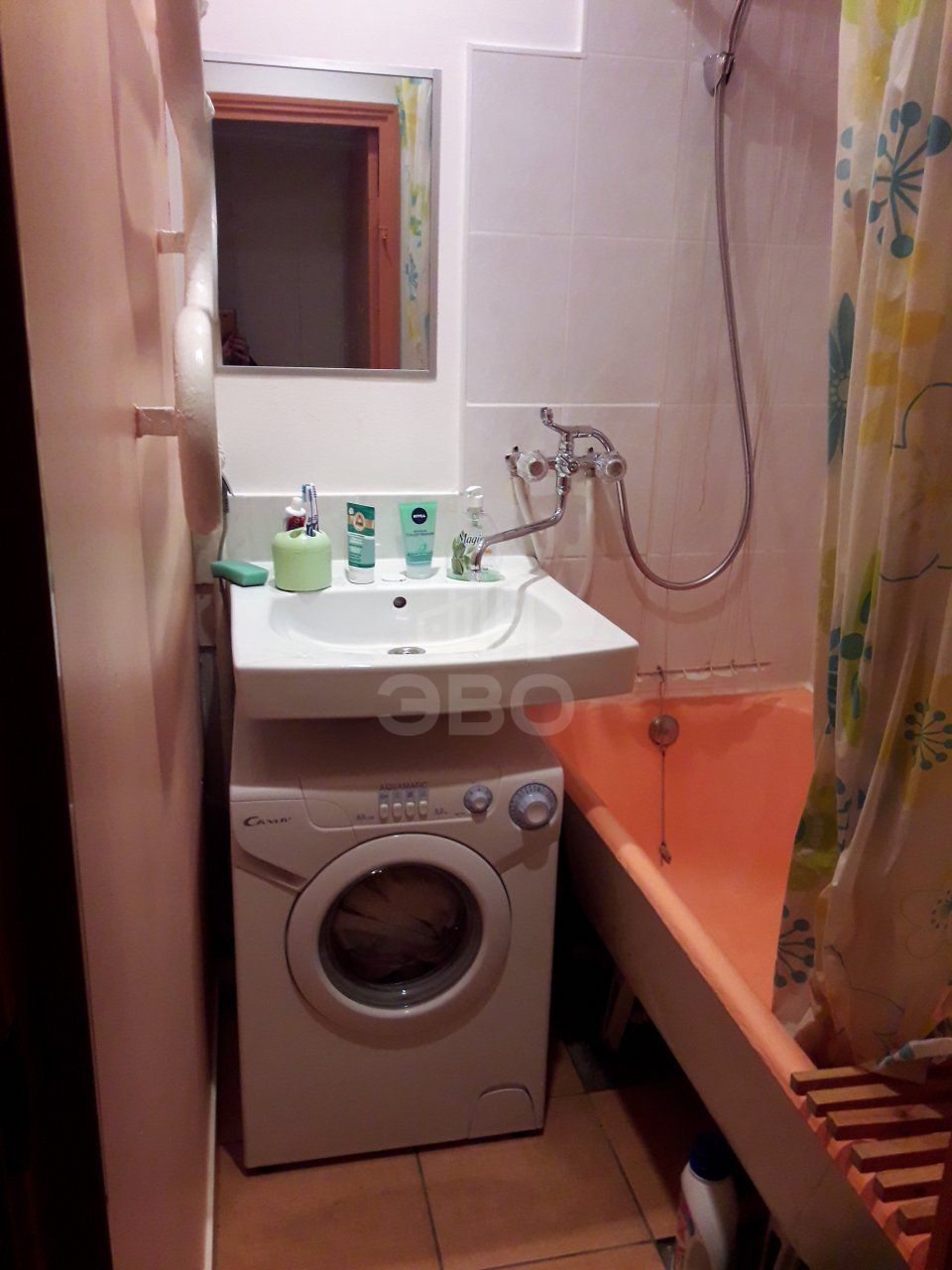 двухкомнатная квартира в Санкт-Петербурге по адресу: Лужская ул., 14