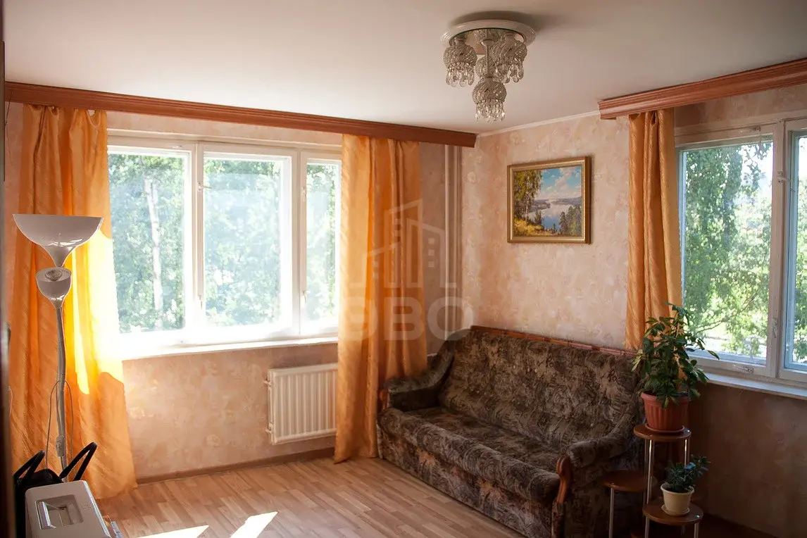 двухкомнатная квартира в Санкт-Петербурге по адресу: Купчинская ул., 30, к.1