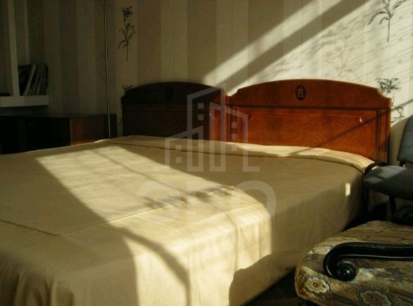 трехкомнатная квартира в Санкт-Петербурге по адресу: Гранитная ул., 10