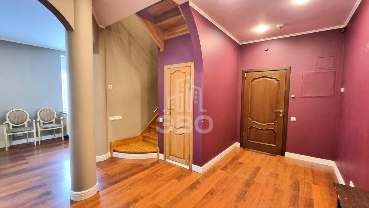 трехкомнатная квартира в Санкт-Петербурге по адресу: Константиновский проспект, 26