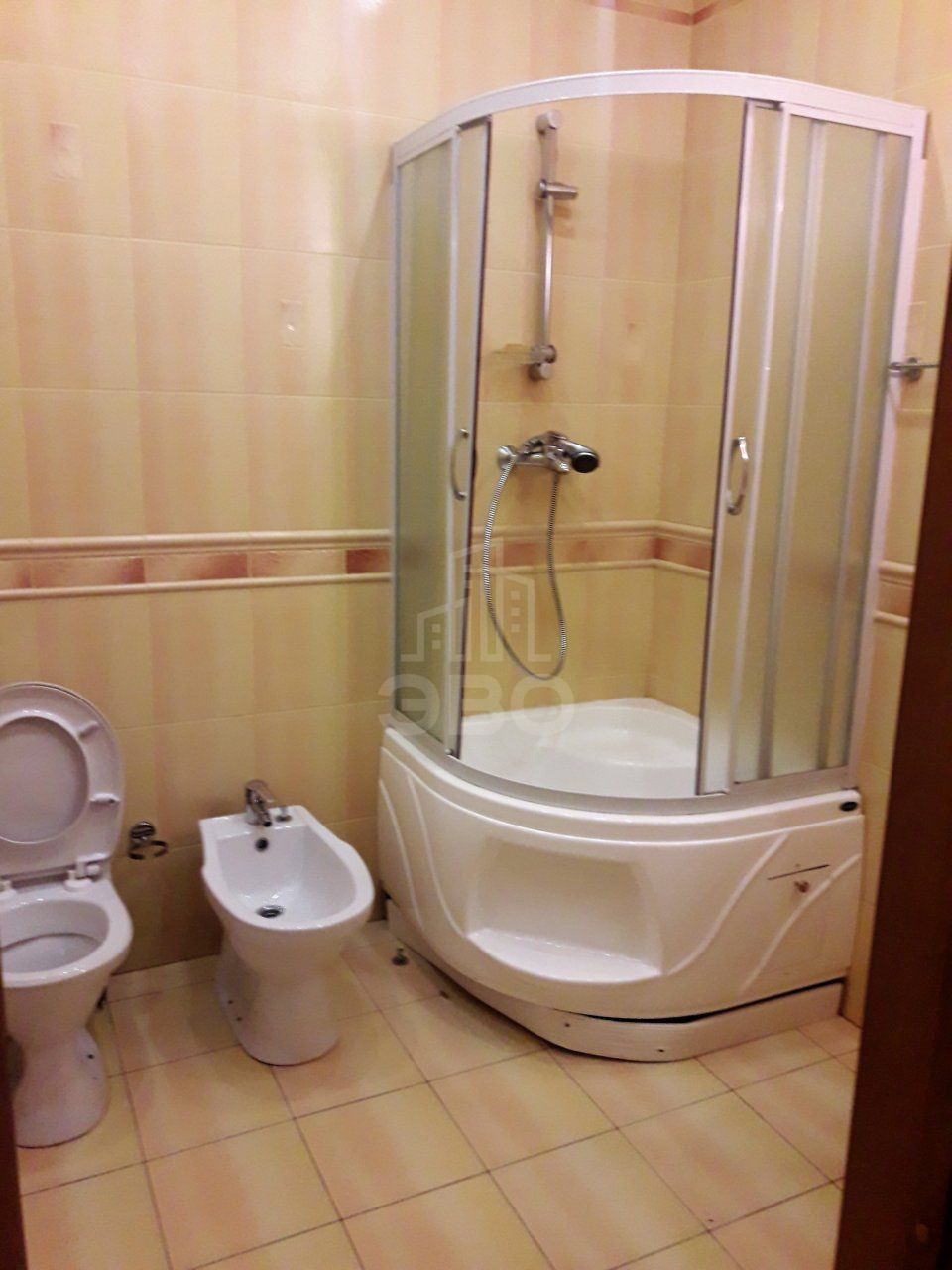 трехкомнатная квартира в Санкт-Петербурге по адресу: Константиновский проспект, 26