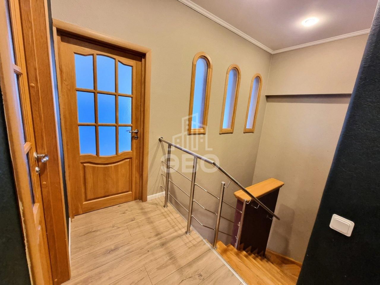 трехкомнатная квартира в Санкт-Петербурге по адресу: Константиновский проспект, 26