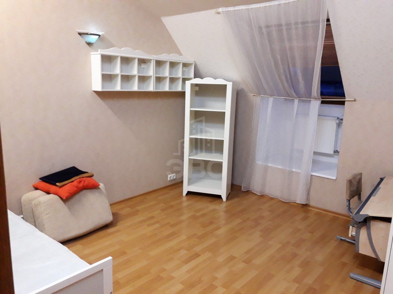 трехкомнатная квартира в Санкт-Петербурге по адресу: Константиновский проспект, 26