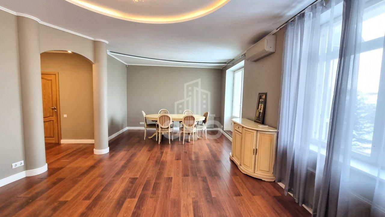 трехкомнатная квартира в Санкт-Петербурге по адресу: Константиновский проспект, 26