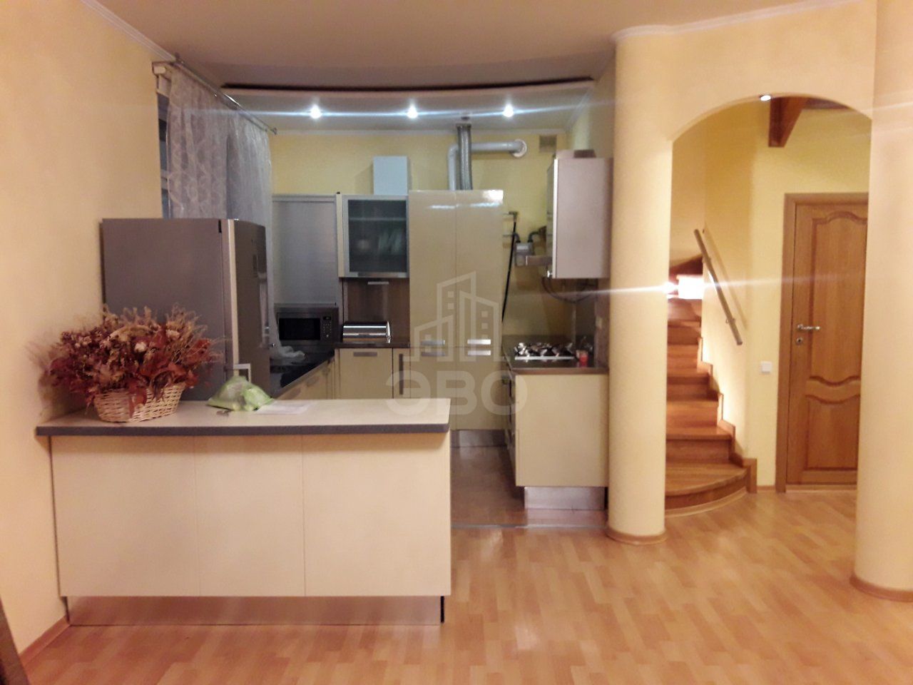 трехкомнатная квартира в Санкт-Петербурге по адресу: Константиновский проспект, 26