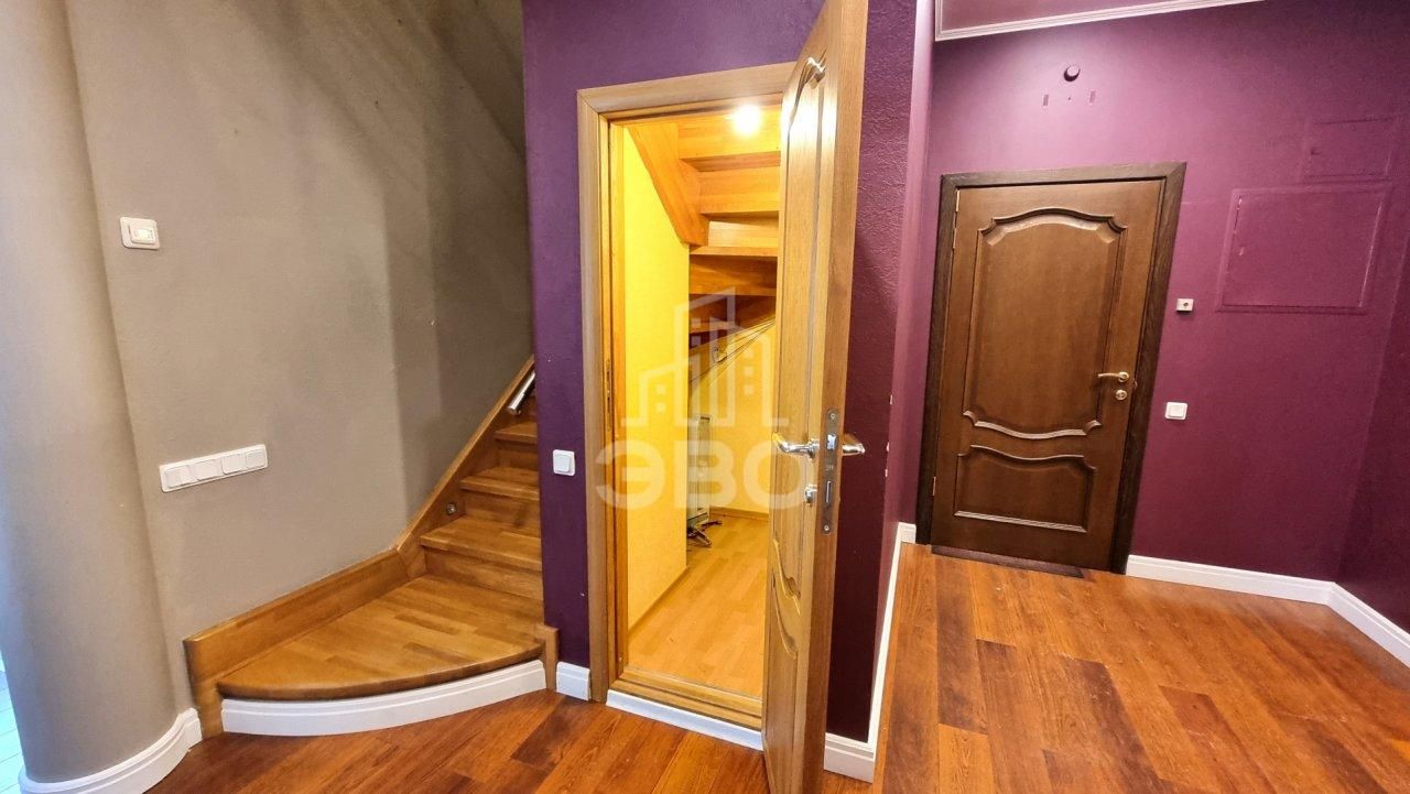 трехкомнатная квартира в Санкт-Петербурге по адресу: Константиновский проспект, 26