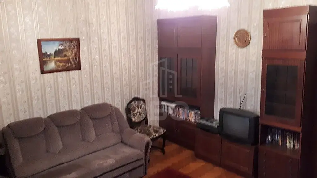 трехкомнатная квартира в Санкт-Петербурге по адресу: Суворовский пр-кт., 56