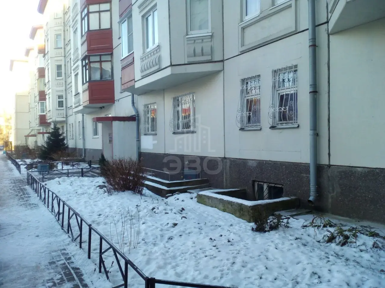 трехкомнатная квартира в Санкт-Петербурге по адресу: Петергофское ш., 84, к 9