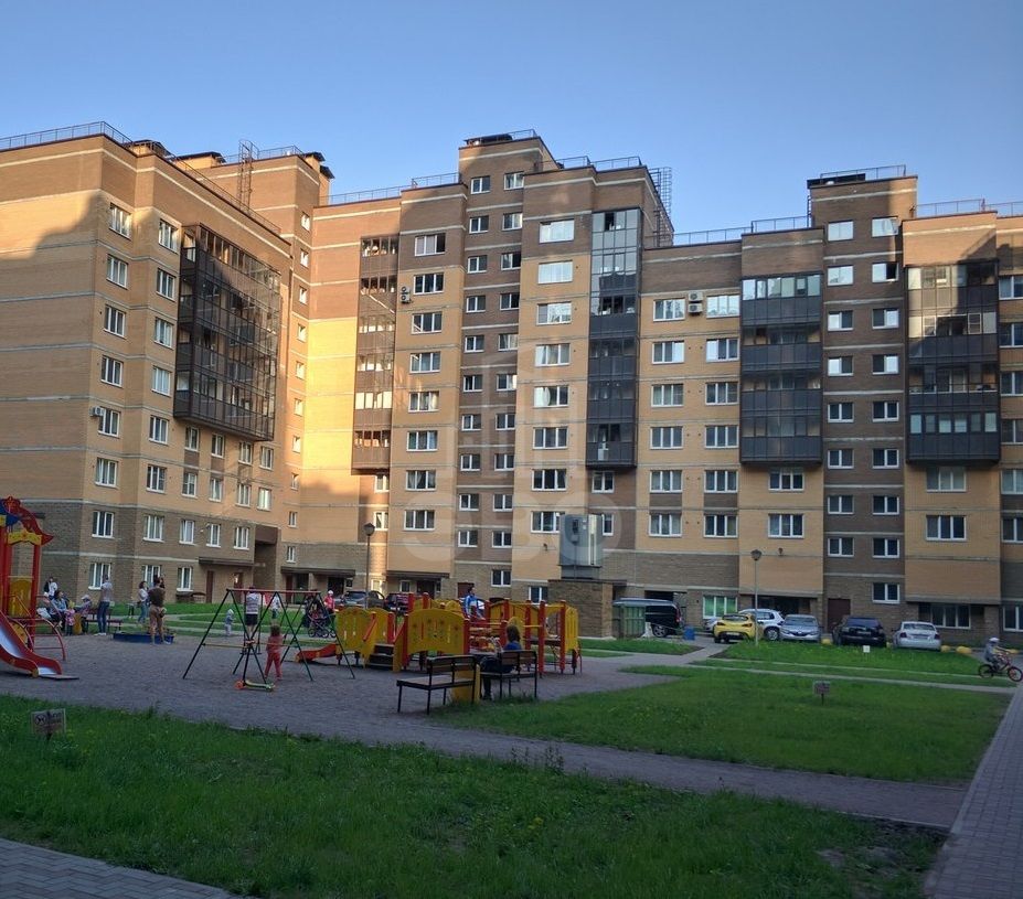 трехкомнатная квартира в Санкт-Петербурге по адресу: Шкапина ул., 9-11