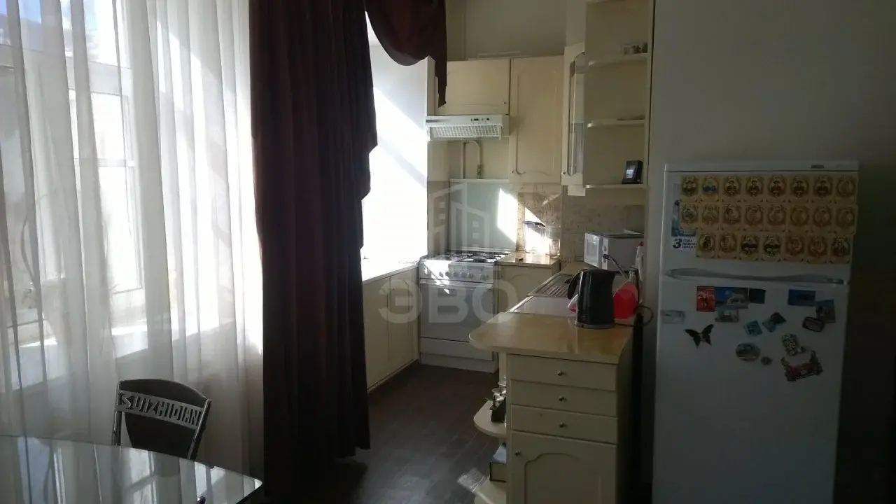 трехкомнатная квартира в Санкт-Петербурге по адресу: 8-я Советская ул., 33