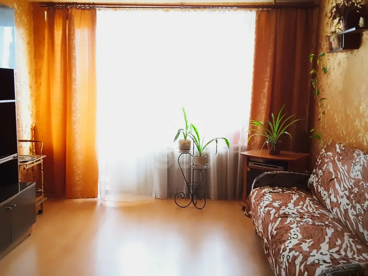 однокомнатная квартира в Санкт-Петербурге по адресу: Жака Дюкло ул., 10