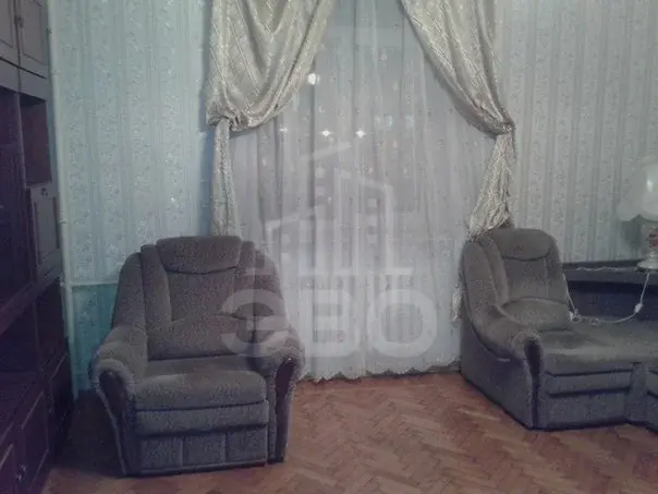 трехкомнатная квартира в Санкт-Петербурге по адресу: Суворовский 56