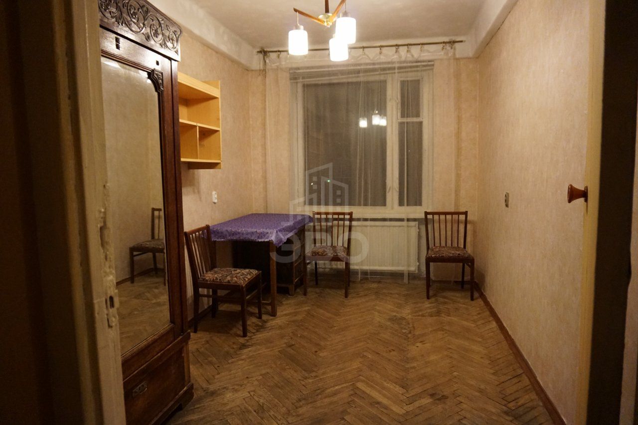 трехкомнатная квартира в Санкт-Петербурге по адресу: Ивана Фомина ул., 7