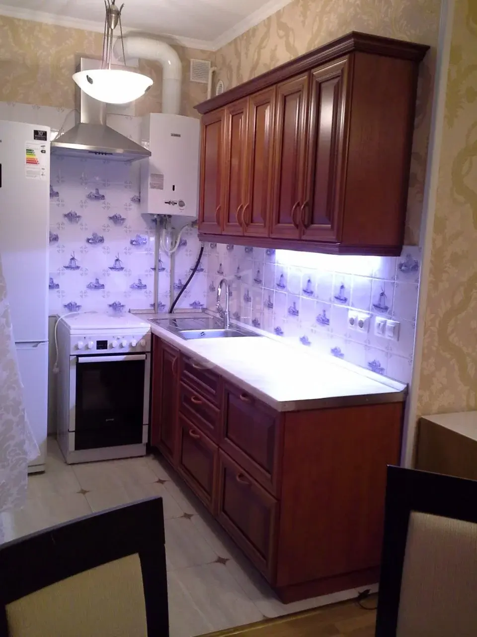 трехкомнатная квартира в Санкт-Петербурге по адресу: Кутузова наб., 30