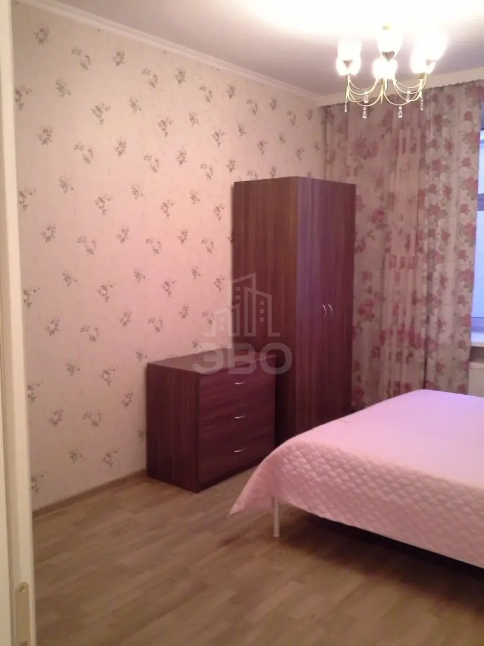 трехкомнатная квартира в Санкт-Петербурге по адресу: Кутузова наб., 30