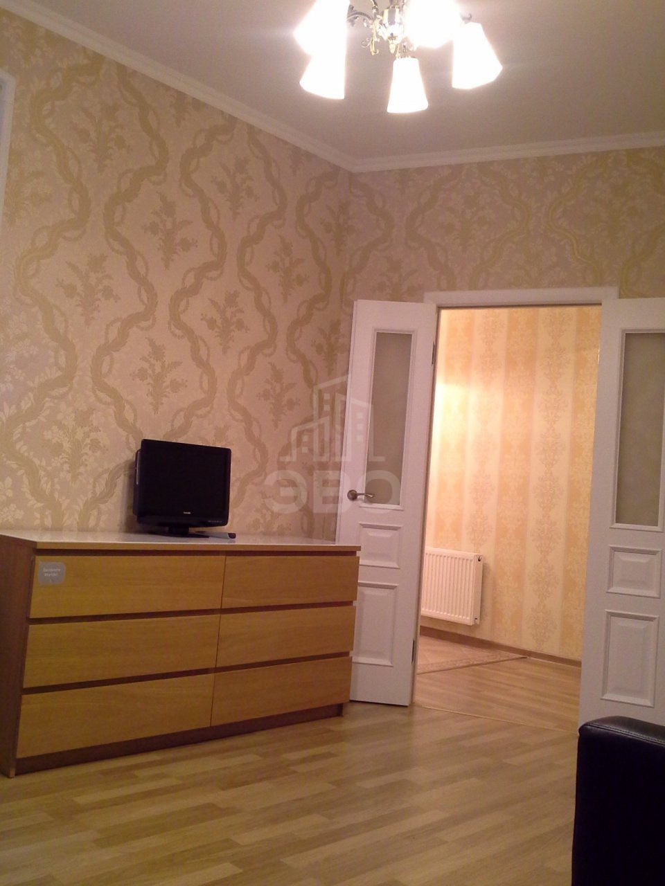 трехкомнатная квартира в Санкт-Петербурге по адресу: Кутузова наб., 30