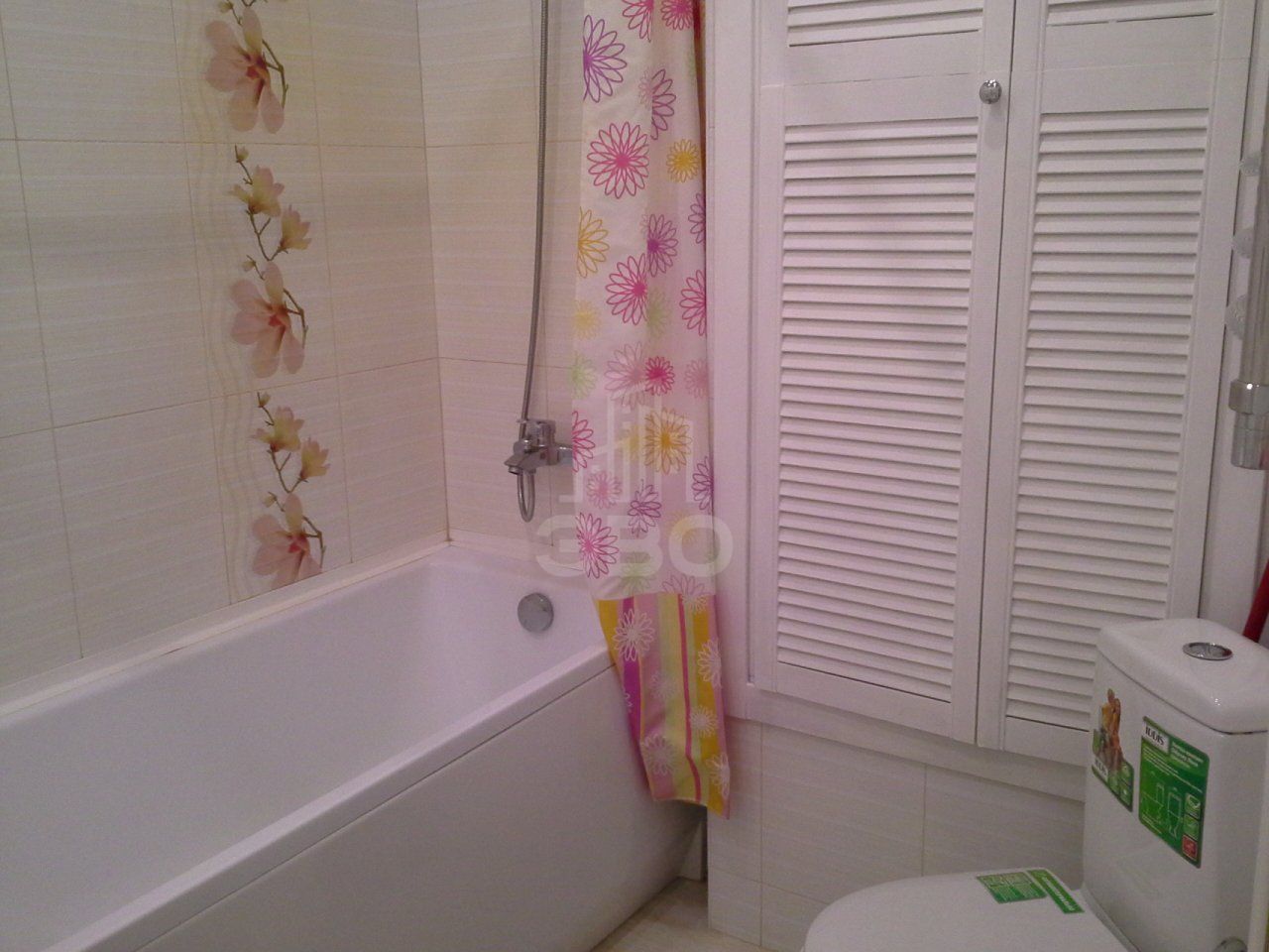 трехкомнатная квартира в Санкт-Петербурге по адресу: Кутузова наб., 30