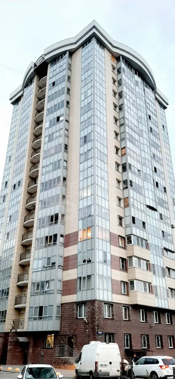 однокомнатная квартира в Санкт-Петербурге по адресу: Октябрьская наб., 126, к 2