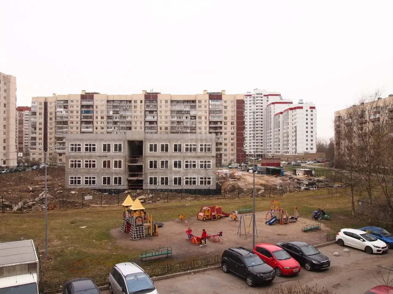 трехкомнатная квартира в Санкт-Петербурге по адресу: Дмитрия Устинова ул., 1, к А