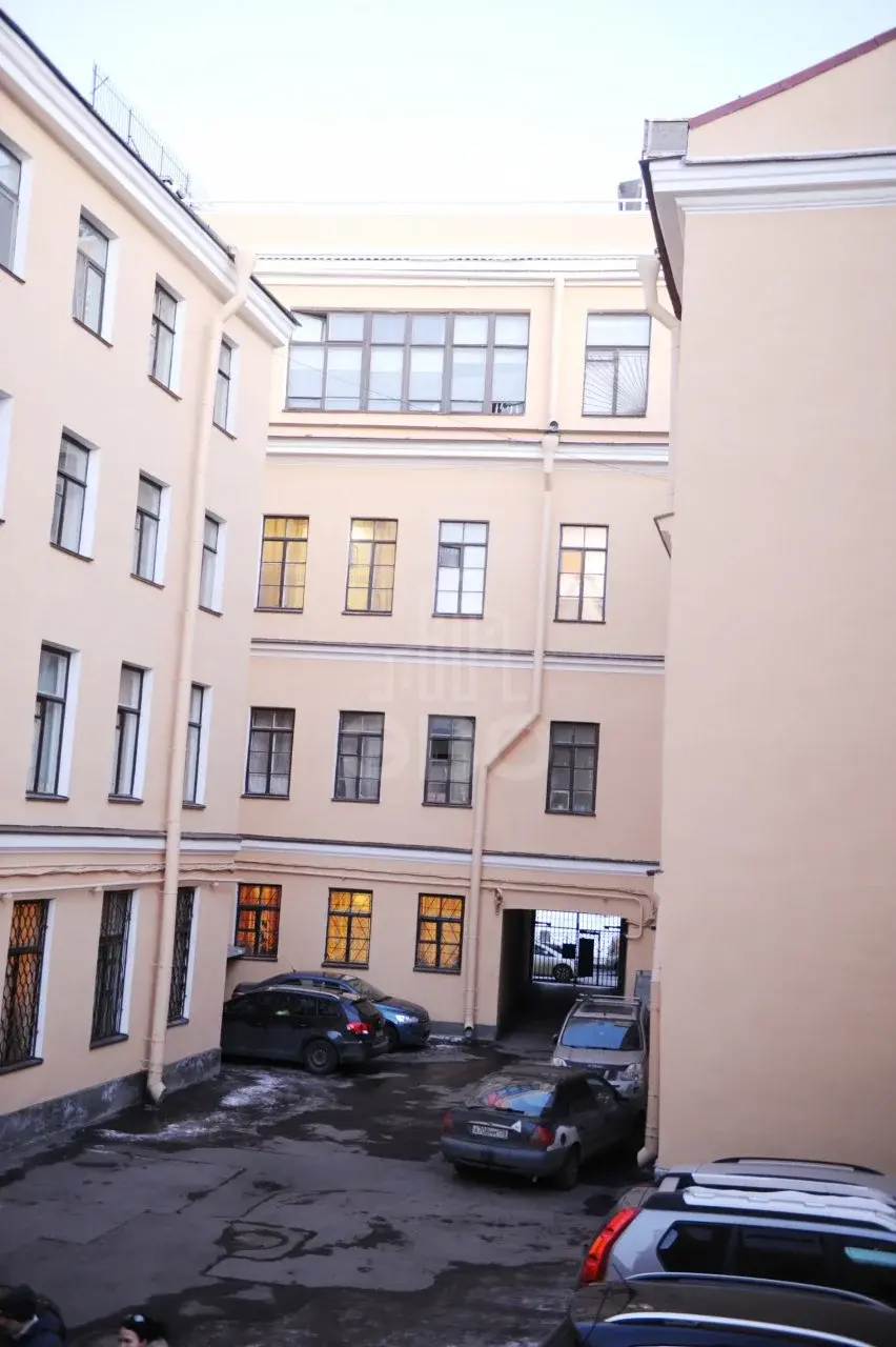 трехкомнатная квартира в Санкт-Петербурге по адресу: Адмиралтейского канала наб., 29