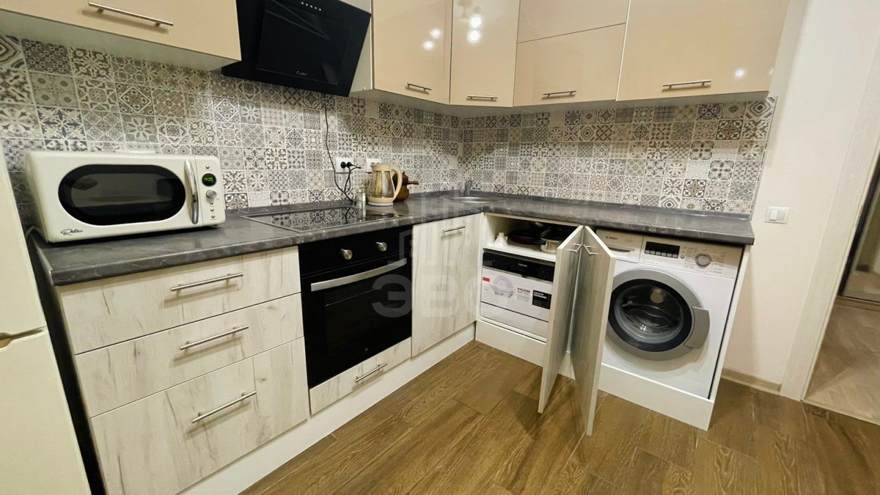 однокомнатная квартира в Санкт-Петербурге по адресу: Кременчугская ул., 21, к 3